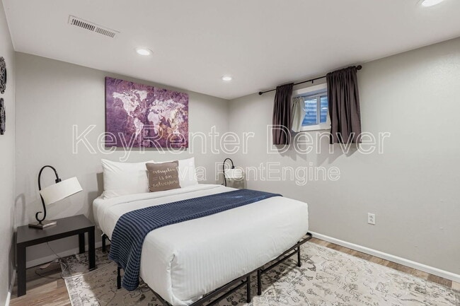 Building Photo - 5327 Independence St