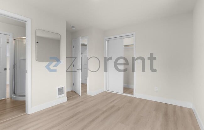 Building Photo - Unit