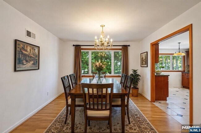 Building Photo - 111 Ramille Ct