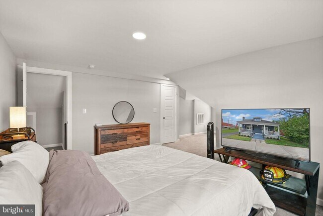 Building Photo - 580 N Braddock St
