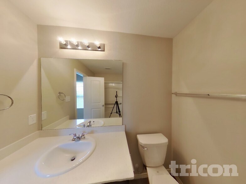 Building Photo - 5668 McClelland St