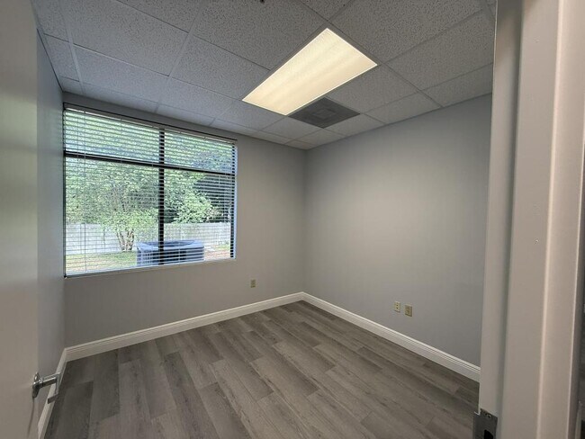 Building Photo - 13250 N 56th St