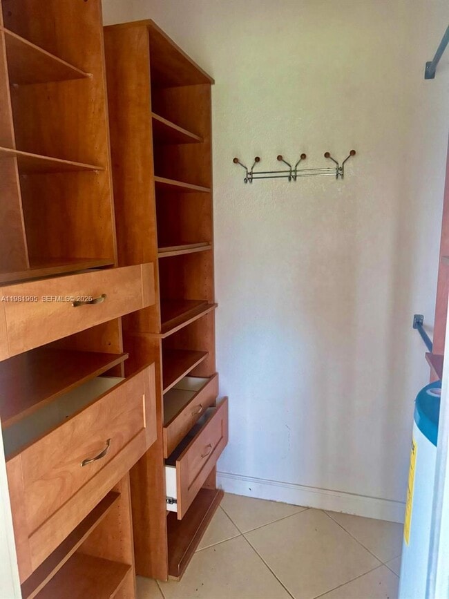 Building Photo - 924 SE 2nd St