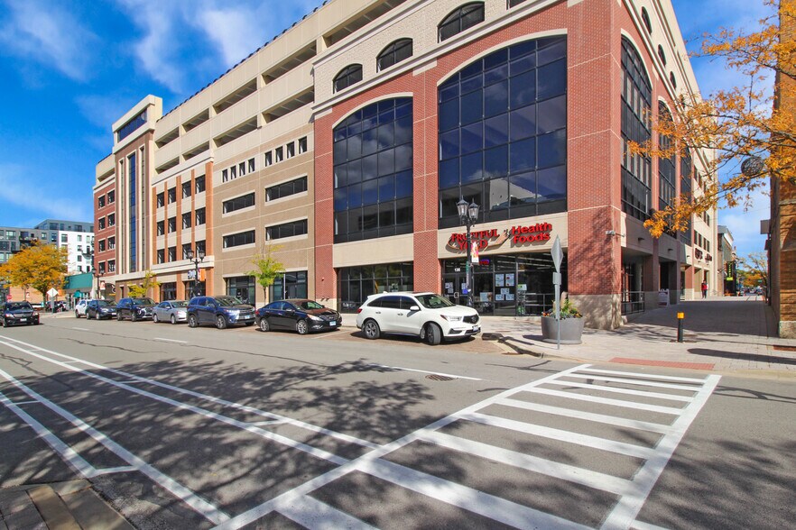 Building Photo - 127 N Addison Ave