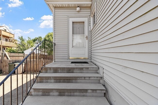 Building Photo - 300 Manet Ave