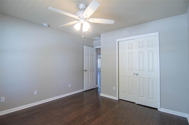 Building Photo - 504 Comal Run
