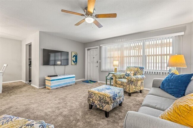 Building Photo - 650 Pinellas Point Dr S