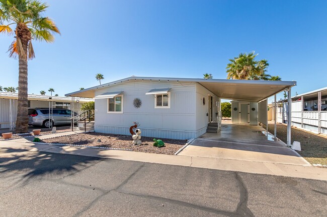 Building Photo - Remodeled 2-Bedroom, 2-Bath Home in Gated ...