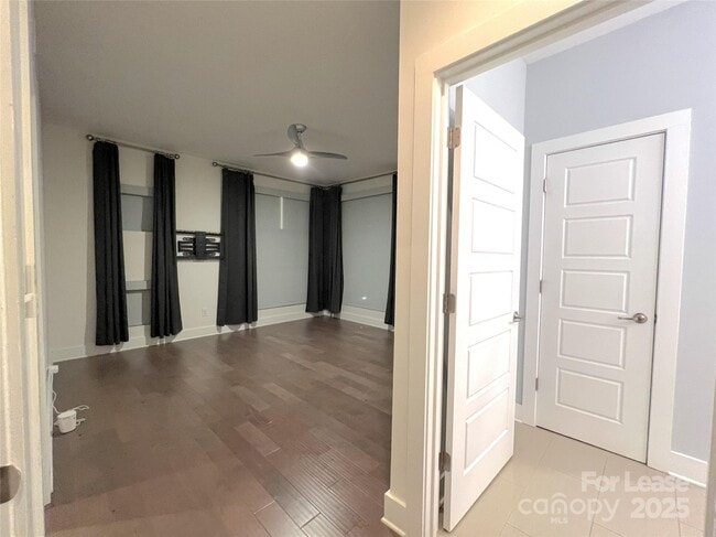 Building Photo - 211 Doggett St