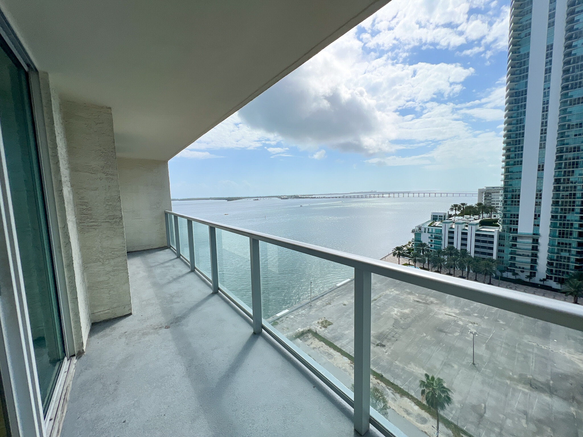 Building Photo - 1155 Brickell Bay Dr