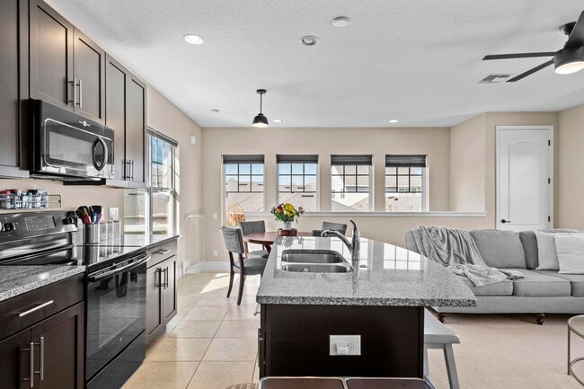 Building Photo - Perfect Home waiting for you!