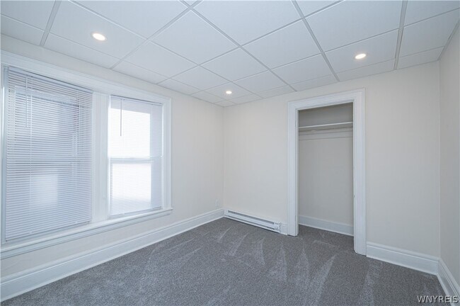 Building Photo - 2148 Main St