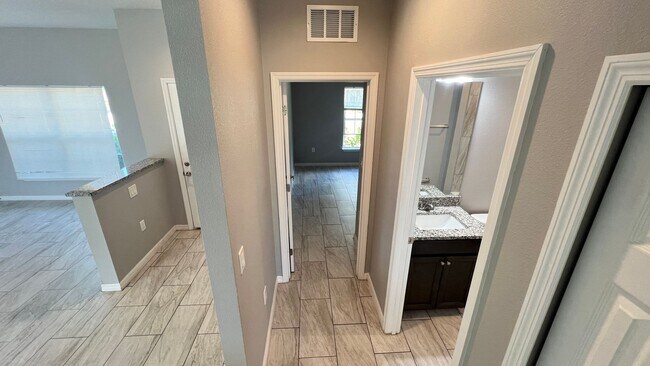 Building Photo - BEAUTIFUL 3 Bedroom, 2 Bathroom Home in Palm Bay!!