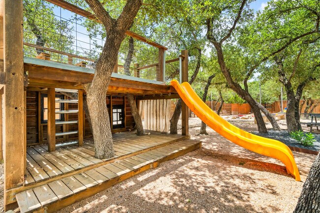 Building Photo - 9801 Mor Dr