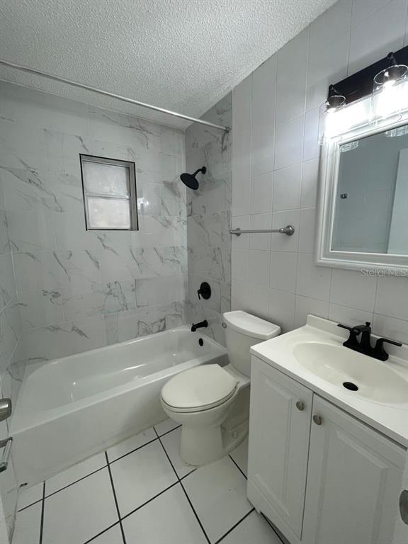 Building Photo - 5719 Silver Spur Dr