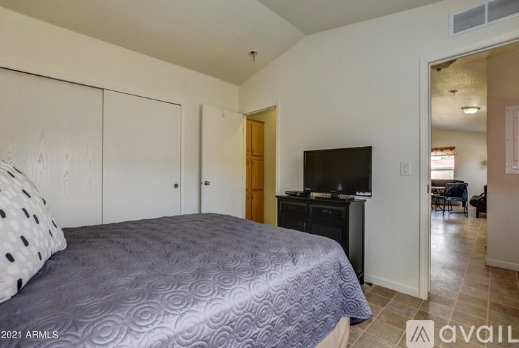 Building Photo - 17101 E Meadow Ln