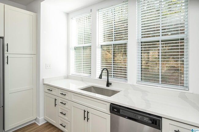 Building Photo - 2468 18th St S