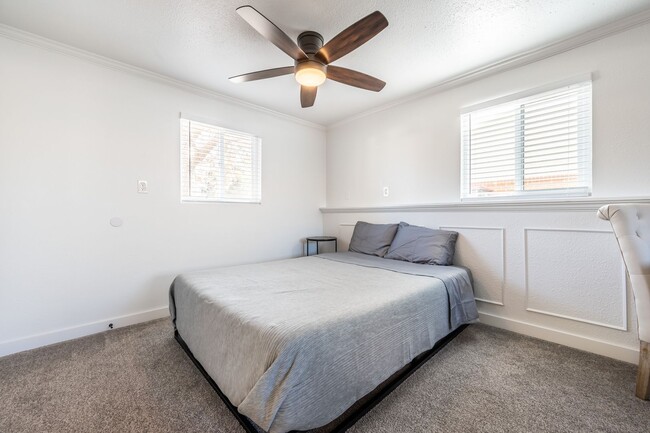 Building Photo - Beautiful updated 4 bed 2 bath Widefield h...