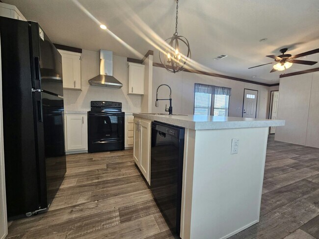 Building Photo - 436 Suwanee Dr