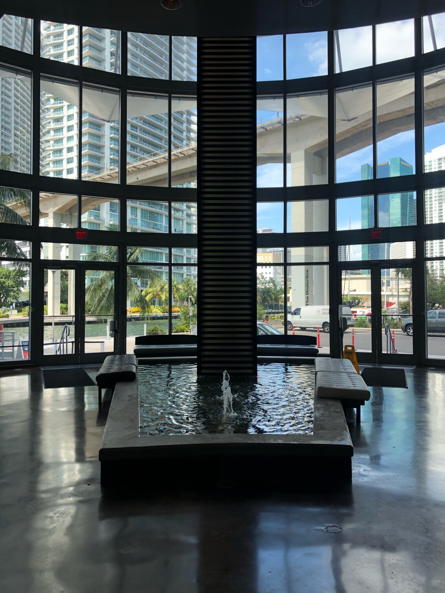 Building Photo - 690 SW 1st Ave