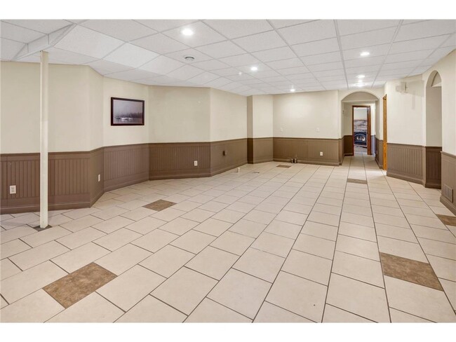 Building Photo - 1209 Lewis Ave SW