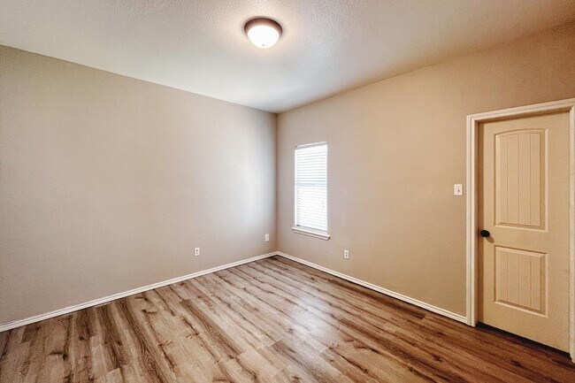 Building Photo - 5518 104th St