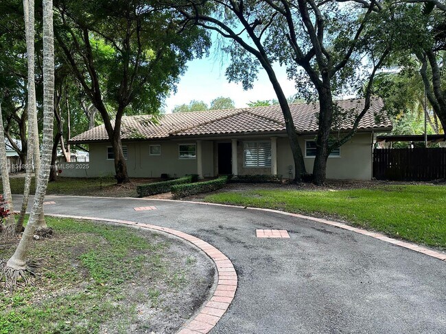 Building Photo - 8755 SW 96th St