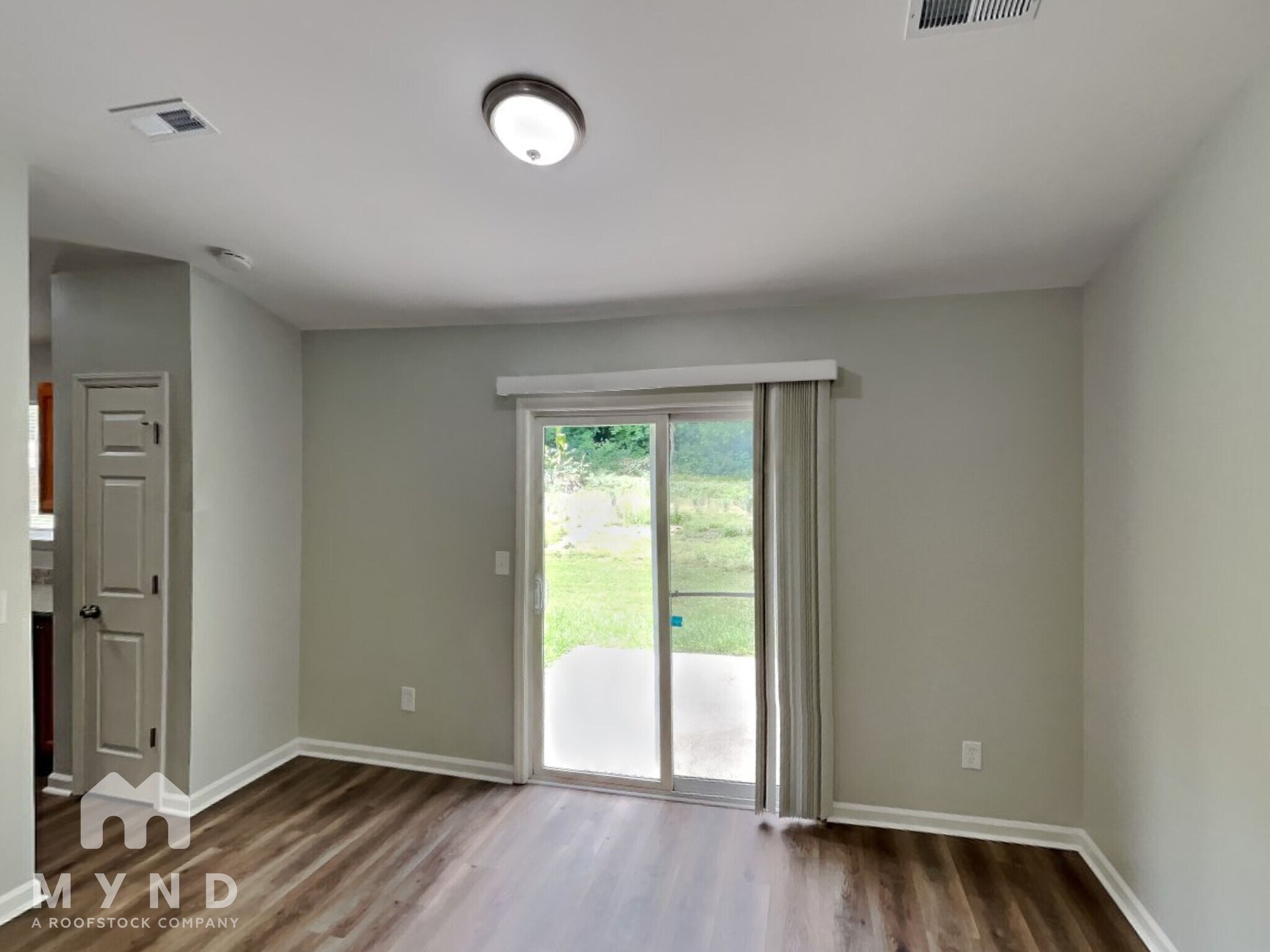 Building Photo - 3604 Oakwood Rd