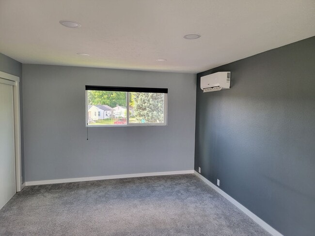 Building Photo - Beautiful 3-Bedroom Home - EV Charger - Pet Friendly