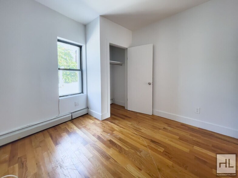 Building Photo - Spacious Bushwick 2 Bed 1-Bath / Great Loc...