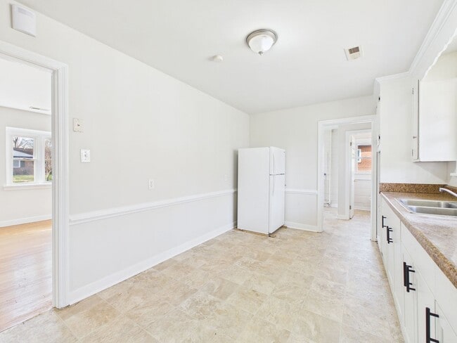 Building Photo - 6534 Worthington Rd