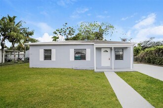 Building Photo - 14640 Tyler St