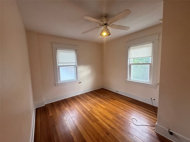 Building Photo - 54 Lathrop Ave