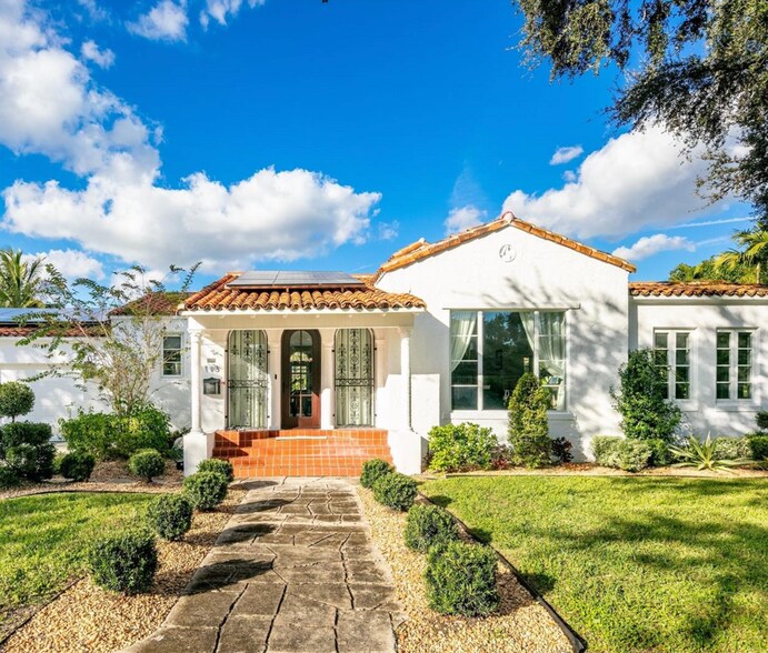 Building Photo - 113 NE 101st St