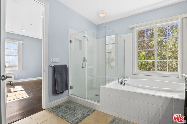 Building Photo - 11507 Verona Dr