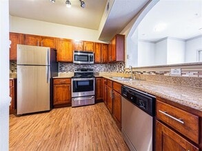 Building Photo - Resort-Style Comfort in Richmond!