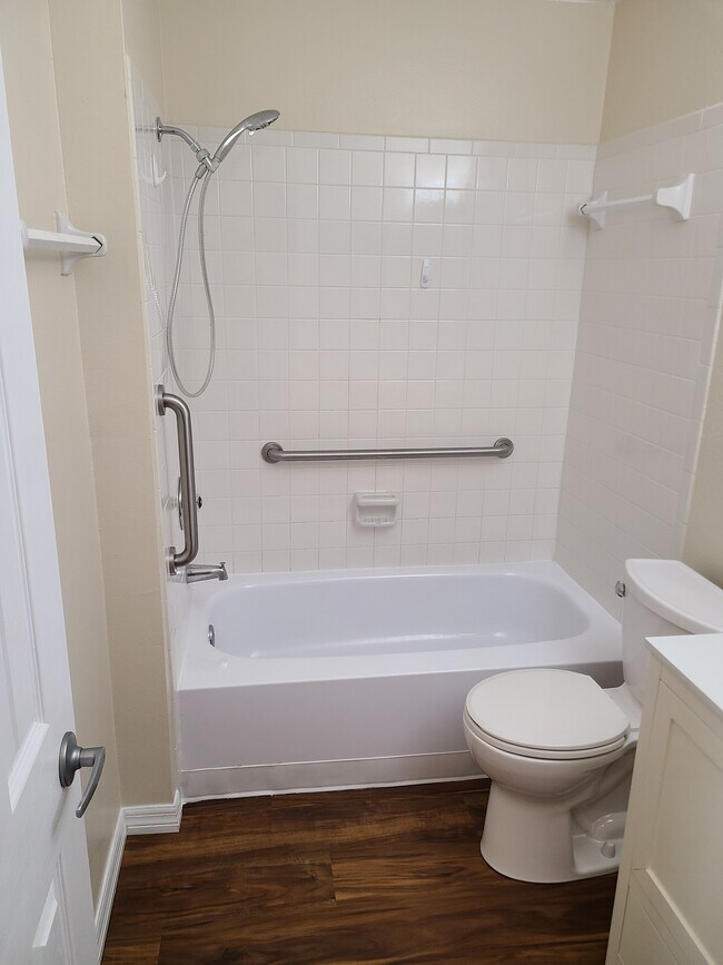 Building Photo - 2953 Wainwright Ct