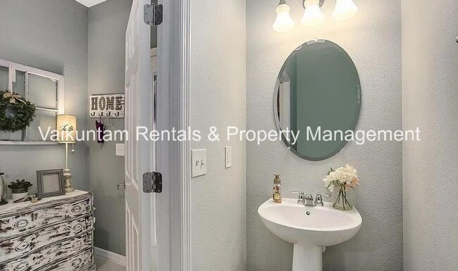 Building Photo - 7038 Buroak Ct