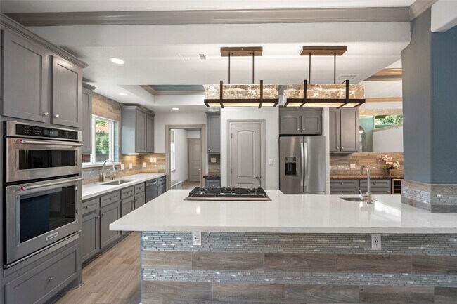 Building Photo - 12903 Figaro Dr