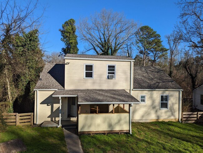 Building Photo - 172 Lynda Cir