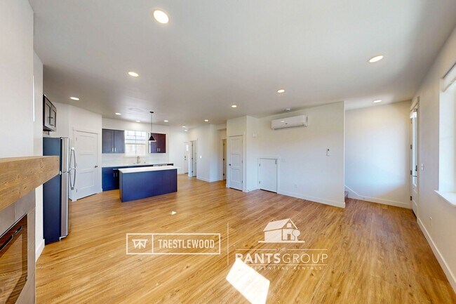 Building Photo - Brand New! Modern Home in Trestlewood – Wh...