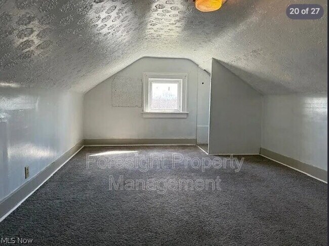 Building Photo - 692 W Thornton St