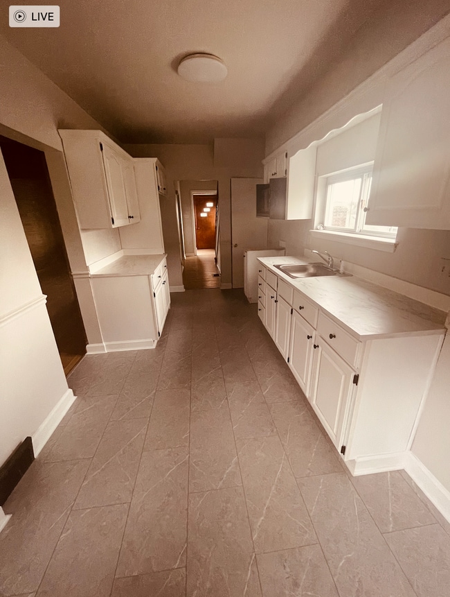 Building Photo - 3 Bed 1 Bath Munhall Pa