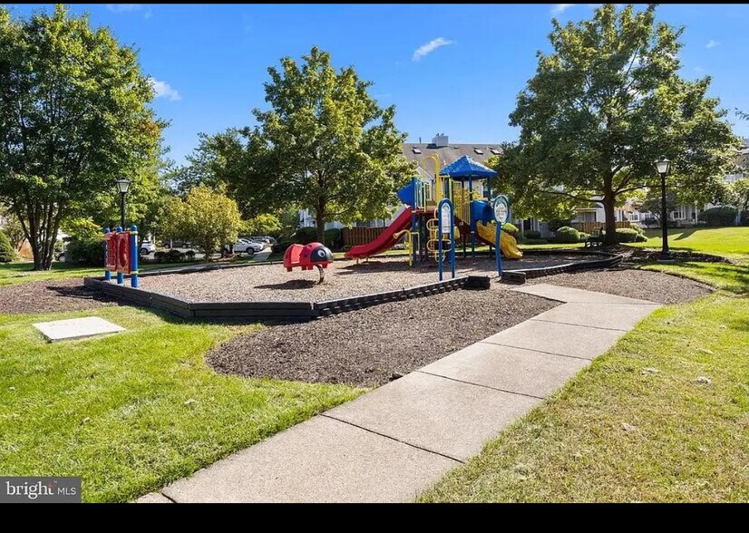 Building Photo - 2306 Brookhaven Dr