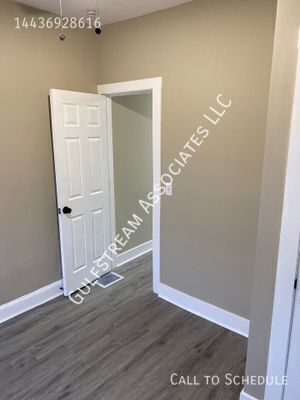 Building Photo - 2114 Hollins St