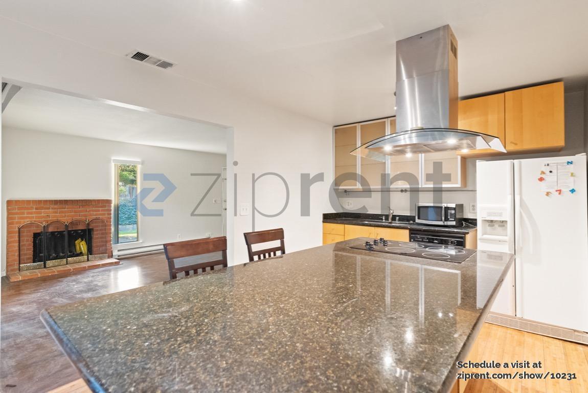 Building Photo - 2470 Poett Ln