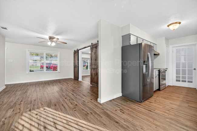 Building Photo - 218 Kansas St