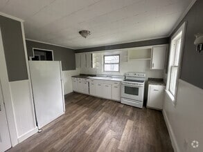 Building Photo - Stylish 3-Bedroom Unit with Private Entran...
