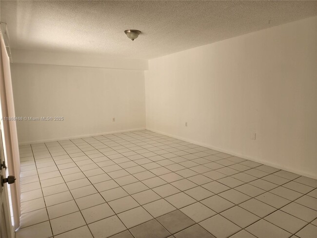 Building Photo - 2706 27th Way
