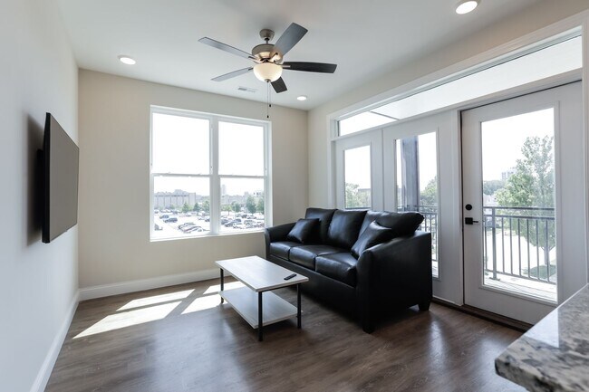 Building Photo - Lofts on State